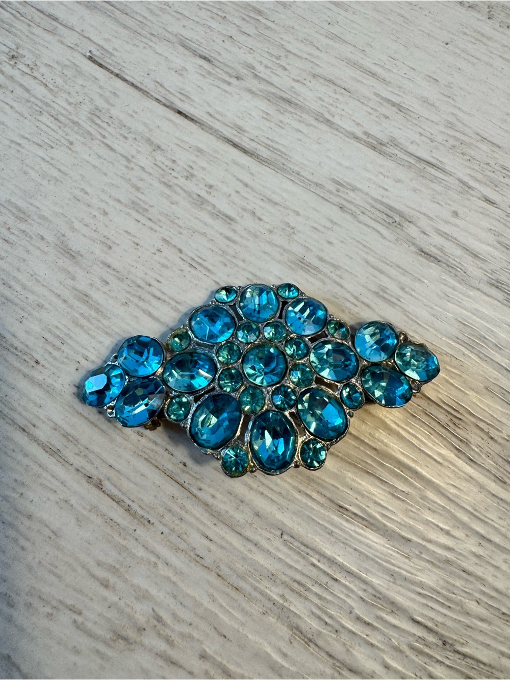 Vintage 1950’s Teal Crystal Brooch